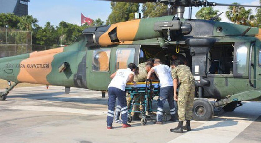 İskenderun'da kayalıklardan düşen kişiyi TSK helikopteri kurtardı